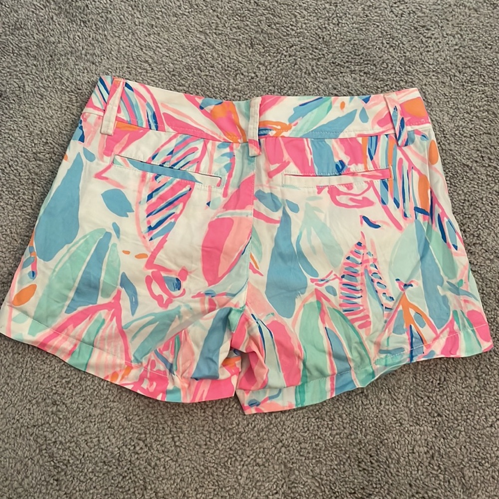 Size 2 Lilly Pulitzer Shorts - Picture 2 of 3